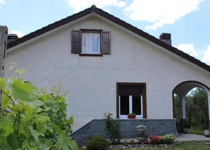 Elena Сasa de vacaciones Mezzanego